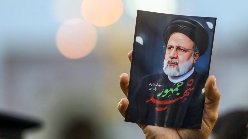 Pesan rakyat Iran kepada dunia saat tasyi\' jenazah presiden Raisi
