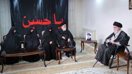 Посещение верховным лидером революции дома мученика-президента Раиси