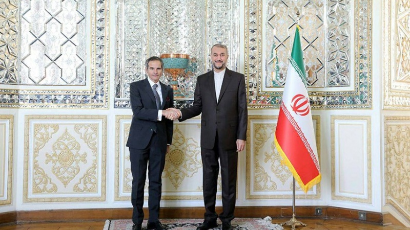 Dirjen IAEA Rafael Grossi dan Menlu Iran Hossein Amir-Abdollahian