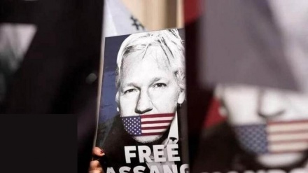 Caso Assange, il tribunale di Londra: può appellarsi contro l'estradizione negli Stati Uniti