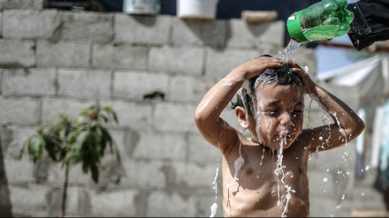 Жители Газы, суровый холод и палящая жара