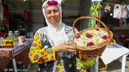 Festivali i luleve dhe nxjerrjes së produkteve të tyre/Foto