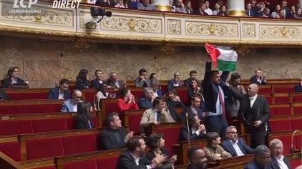 Fransa Parlamentosu'nda Filistin bayrağı açıldı