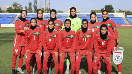 De 2 qılə Tolışi hənəki iştiroki Kafaədə İroni futbolistə kinon ğəhrəmonəti