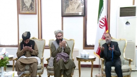 حضور عضو ارشد حکومت سرپرست افغانستان در سفارت ایران در کابل برای همدردی با مردم ایران 
