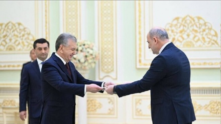 Özbegistanyň prezidenti: Eýran uly ykdysady mümkinçilikleri bolan güýçli ýurtdyr

