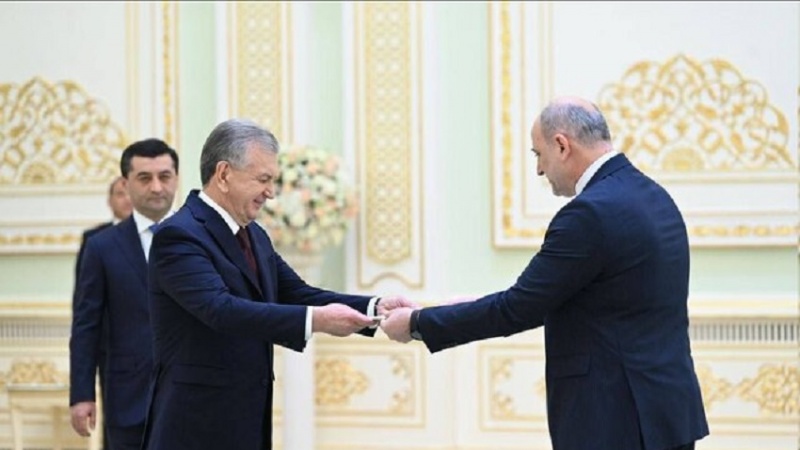 Dubes baru Iran serahkan surat kepercayaan ke Presiden Uzbekistan