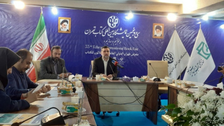 İlk üç gündə Tehran kitab sərgisində 142 milyard tümənlik satış baş tutub