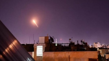 סוריה: 8 חיילים נפצעו בתקיפה הישראלית בפאתי דמשק