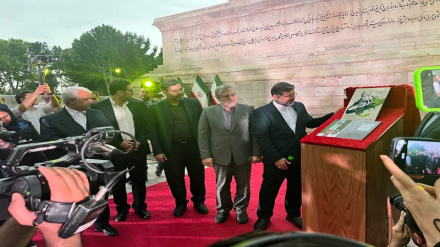 İroni məşhur epik iyən daston ənıvıştə şayir Firdovsi Məşhədədə yol qətey mərosim dəvordıney bıə