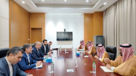 Emir Abdullahiyan Suudi mevkidaşı ile bir araya geldi