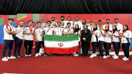 İranlı wushu sporcularının BRICS yarışmalarındaki renkli madalyaları