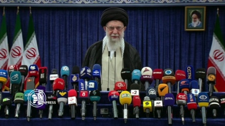 Udhëheqësi i Iranit hedh votën e tij në minutat e para të zgjedhjeve presidenciale 2024