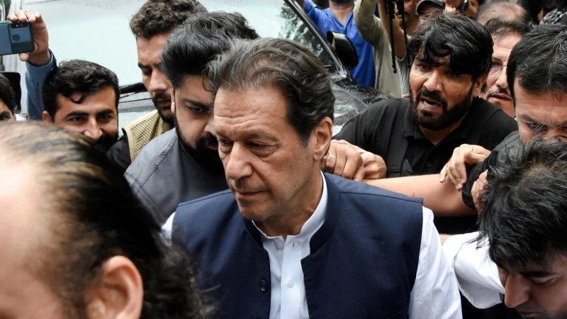 Gericht in Pakistan verurteilt Imran Khan und seiner Frau wegen „illegaler Ehe“ zu jeweils sieben Jahre Haft