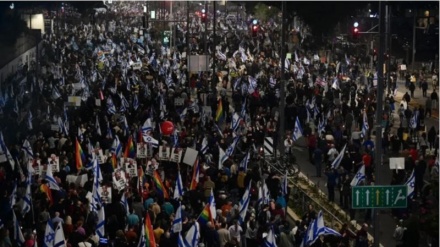A Tel Aviv 120 mila persone in piazza contro Netanyahu + VIDEO
