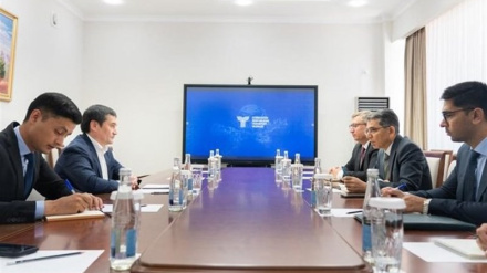 د پاکستان او ازبکستان چارواکو د ؛ ټرانز افغان ؛‎ریل پټلۍ په باب سره خبرې وکړې