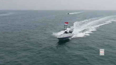 Yemen ordusu insansız deniz aracını görücüye çıkardı