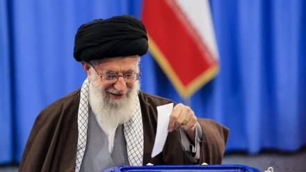 حضور رهبر معظم انقلاب در انتخابات ریاست جمهوری چهاردهم ایران