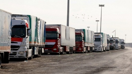 بیش از دو هزار کامیون حامل کمک در گذرگاه رفح معطل مانده‌اند 