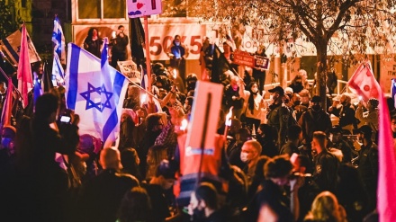 הפגנה מול ביתו של נתניהו בקיסריה בקריאה להדחתו