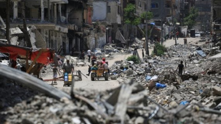İşgal güçleri, Refah'ın batısındaki bir konut bloğunu havaya uçurdu.