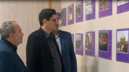 De İmom Xomeyni (r.ə) bəfoti əloğədor foto nımoyişqo təşkil kardey.
