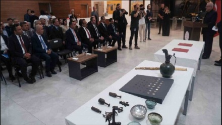 Türkiye, İran'a 55 tarihi eseri iade etti