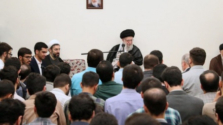 מנהיג המהפכה האסלאמית קורא להשתתפות רחבה בבחירות