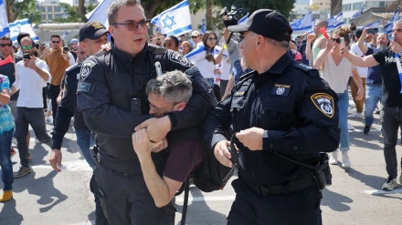 Демонстрации перед Кнессетом, падение правительства Нетаньяху возможно