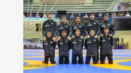 İranlı genç güreşçileri, Asya güreş müsabakalarında ikinci oldu