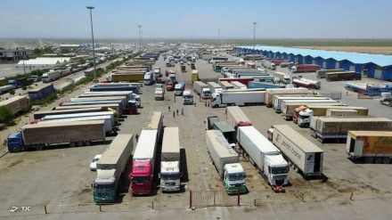 ترافیک سنگین کامیون‌ها در مرز اسلام قلعه؛ مسوولان گمرکی طالبان سر در گم‌اند