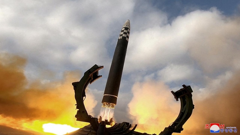 Kuzey Kore yeni füze testini başarıyla gerçekleştirdi 