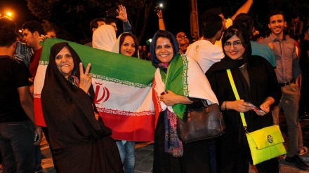 حمایت بیش از 70 درصدی ایرانیان از قدرت هسته‌ای با وجود تحریم های غرب