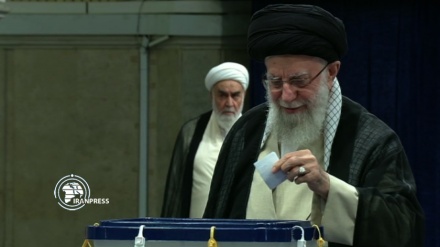 Lideri Suprem: Pjesëmarrja e njerëzve në zgjedhje është një domosdoshmëri për stabilitetin e Iranit