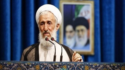 Imami i namazit të Xhumasë në Teheran: Izraeli është në shkatërrim e sipër