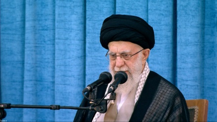 Ayatullah Khamenei: Kehilangan Presiden Menjadi Persoalan Penting dalam Sejarah Revolusi Islam