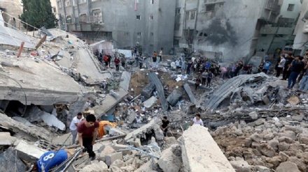 Bombe sulla Croce Rossa a Gaza: morti e feriti