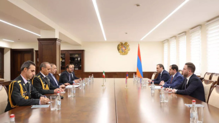 Պապիկյանը  Հայաստան-Իրան համագործակցությանն առնչվող  հարցեր է քննարկել  դեսպան Սոբհանիի հետ