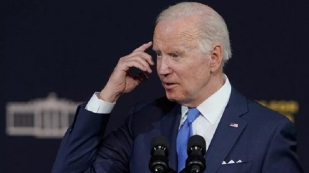 Le gaffe di Joe Biden scatenano i sociali : chiama Zelensky 