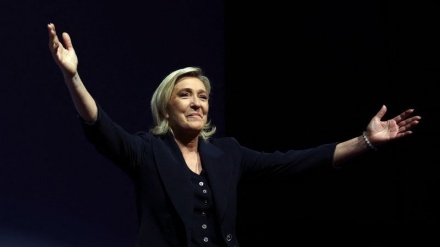 Francia, Le Pen: il governo è pronto ma io non ne faro' parte