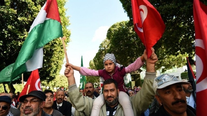 नापंसद अमेरिकी राजदूत के ख़िलाफ़ उठ खड़ी हुई ट्यूनीशियाई जनता