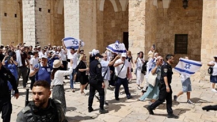 Territori Occupati: coloni invadono moschea Al-Aqsa sotto la sorveglianza della polizia sionista