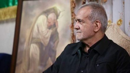 Pezeshkian emphasizes following path of Martyr Soleimani in meeting with family of the great resistance icon