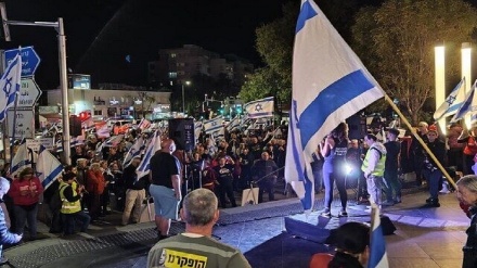 Демонстрации сионистов с требованием свержения власти Биньямина Нетаньяху