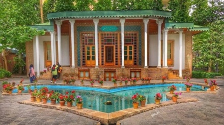 心地よいイランの家屋での温かなもてなし；旅行記『イラン人の間で』から（第一部）