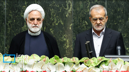 Pezeşkiyan inauqurasiya mərasimində and içdi