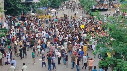 ১ ঘণ্টার অবরোধের পর শাহবাগ ছাড়লেন কোটাবিরোধী আন্দোলনকারীরা