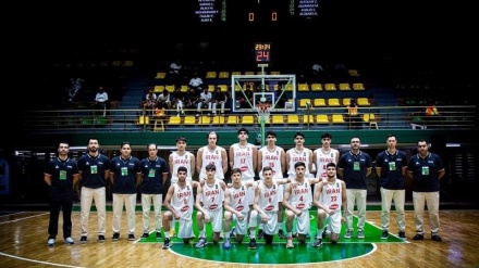 Meisterschaft der iranischen Jungen-Basketballmannschaft in Qualifikationsspielen des Asien-Pokals