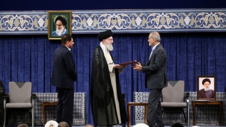 L'Imam Khamenei approuve le décret présidentiel de Massoud Pezeshkian