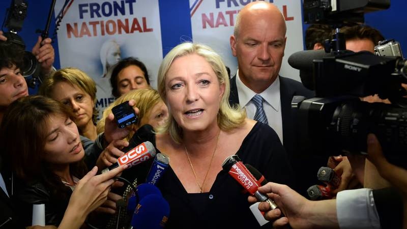 Shpallja e rezultateve preliminare të zgjedhjeve parlamentare franceze; Partia e Le Pen mundi presidentin Macron